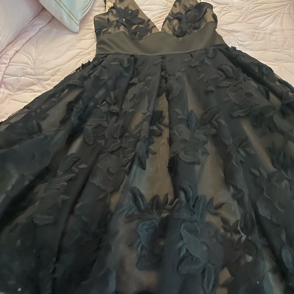 Dress - Picture 9 of 13